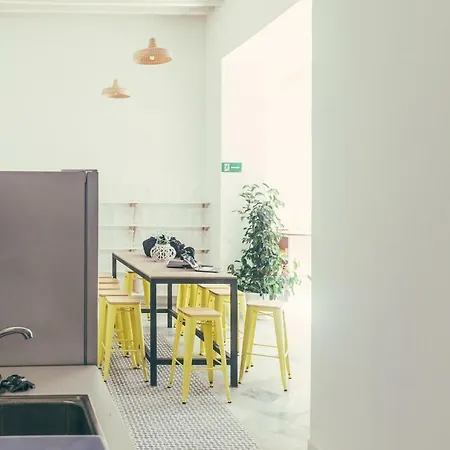 South - Service Center Hostel Cadiz