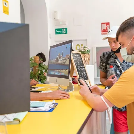 South - Service Center Hostel Cádiz